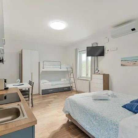 게스트하우스 Perla 마리나디마사